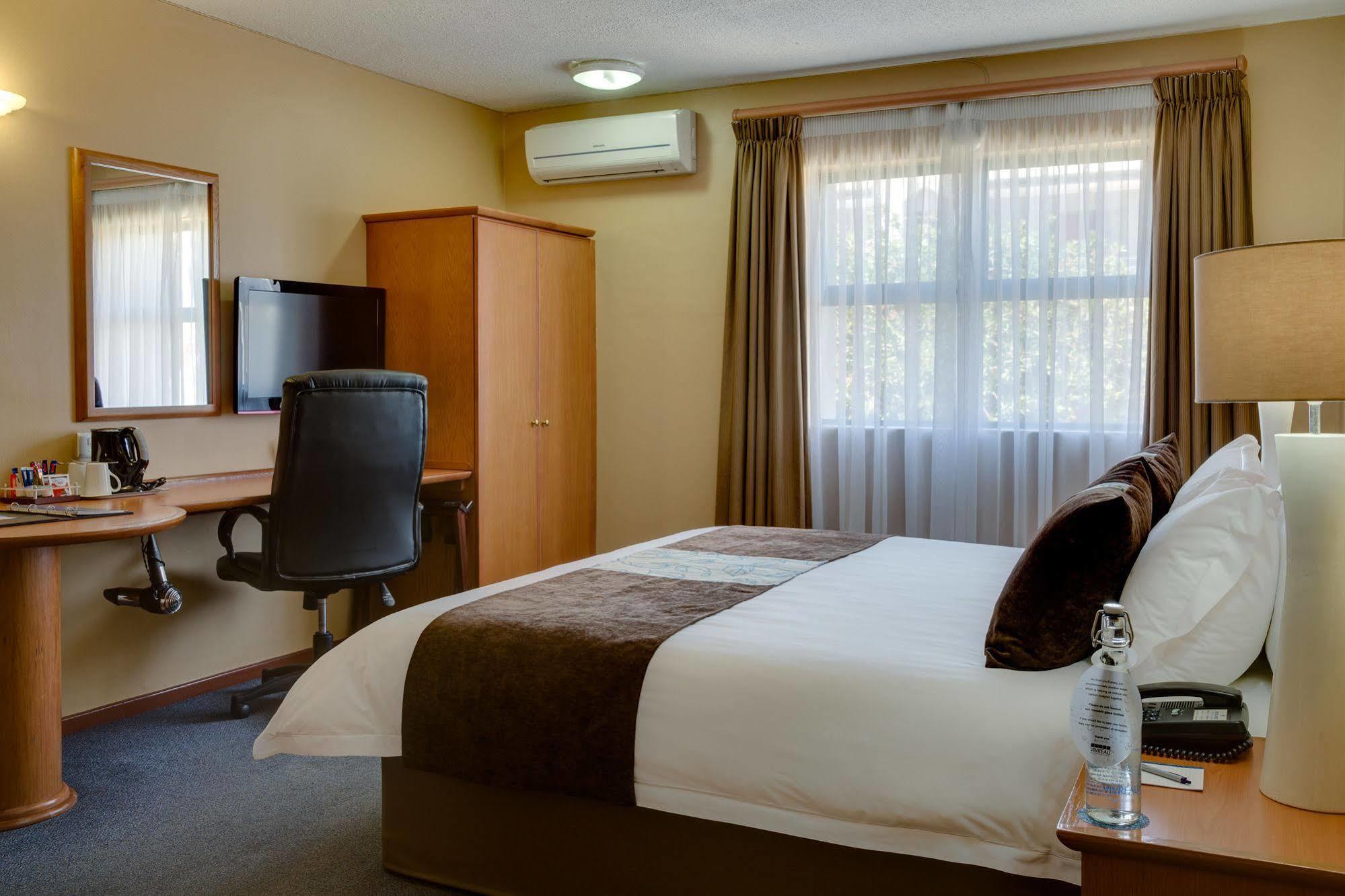 Hotel Protea By Marriott Cape Town Tyger Valley 3*